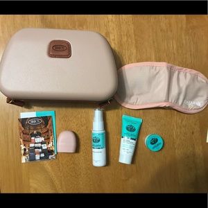 Qatar Travel Amenity Kit.